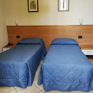 Hotel Salerno, Mediolan