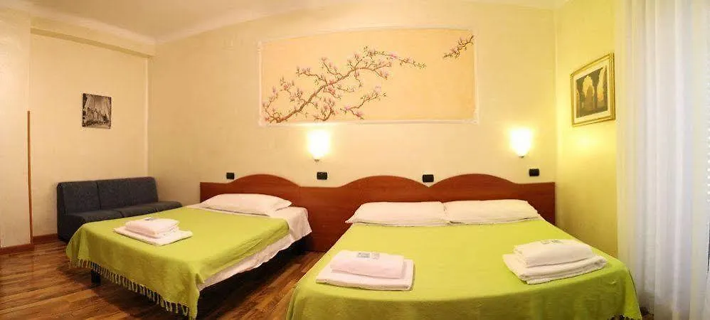 Hotel America Milan 0*,